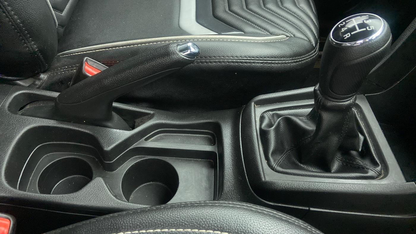 2022 Maruti Vitara Brezza VXI, Petrol, Manual, 8,664 km, Gear Lever