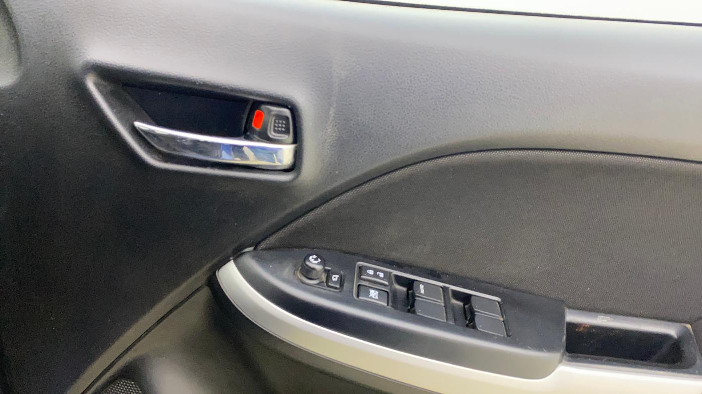 2018 Maruti Baleno DELTA PETROL 1.2, Petrol, Manual, 37,942 km, Driver Side Door Panels Control