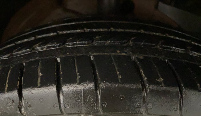 2019 MG HECTOR SHARP 1.5 DCT PETROL, Petrol, Automatic, 29,730 km, Right Front Tyre Tread
