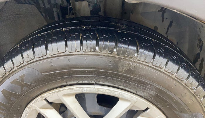 2021 Renault TRIBER RXL MT, Petrol, Manual, 97,332 km, Right Front Tyre Tread