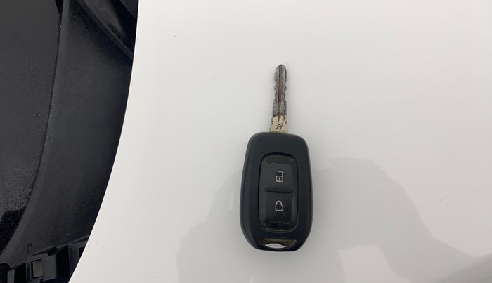 2021 Renault TRIBER RXL MT, Petrol, Manual, 97,332 km, Key Close Up