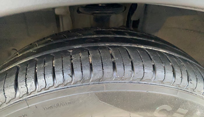 2022 Renault TRIBER RXZ AMT, Petrol, Automatic, 14,124 km, Left Front Tyre Tread