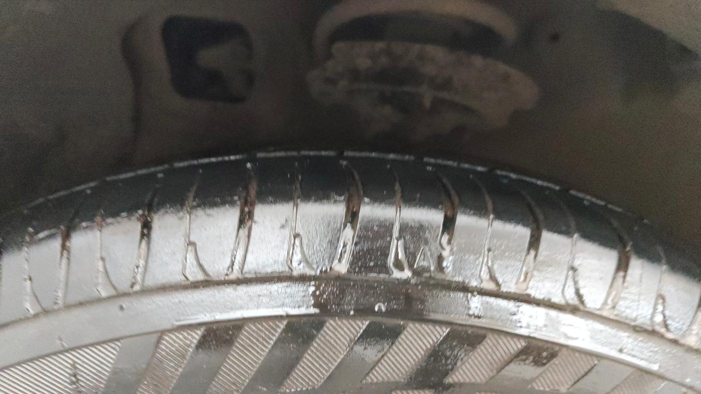 2015 Hyundai Xcent S 1.2, Petrol, Manual, 79,605 km, Left Front Tyre Tread