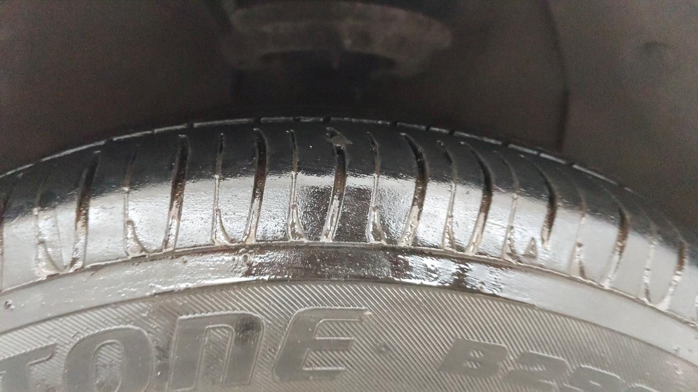 2015 Hyundai Xcent S 1.2, Petrol, Manual, 79,605 km, Right Front Tyre Tread