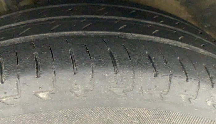 2017 Maruti IGNIS DELTA 1.2, Petrol, Manual, 30,125 km, Right Rear Tyre Tread