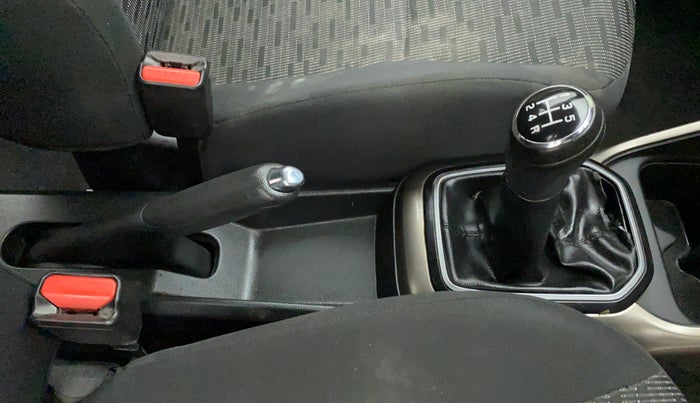 2017 Maruti IGNIS DELTA 1.2, Petrol, Manual, 30,125 km, Gear Lever