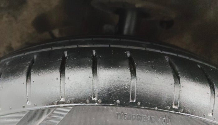 2022 Maruti Swift ZXI AMT, Petrol, Automatic, 60,280 km, Left Front Tyre Tread