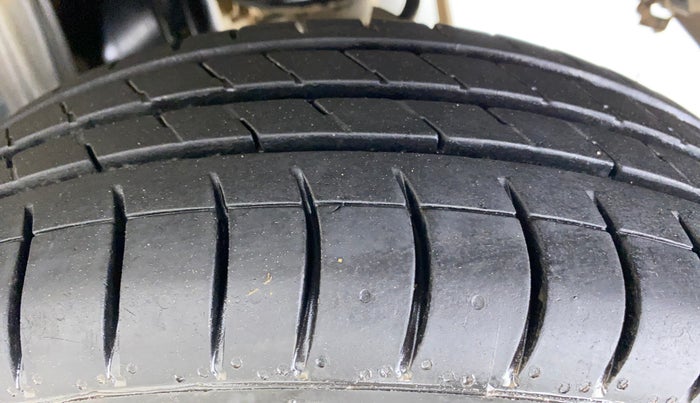 2020 Maruti Alto LXI OPT CNG, CNG, Manual, 25,115 km, Left Rear Tyre Tread