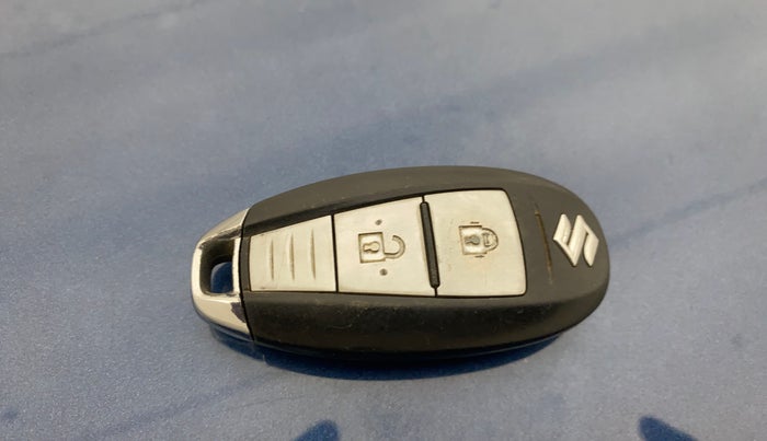 2016 Maruti Baleno ALPHA PETROL 1.2, Petrol, Manual, 67,780 km, Key Close Up