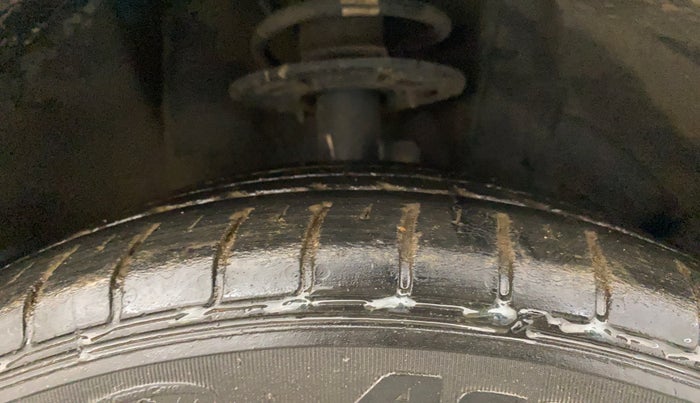 2016 Maruti Baleno ALPHA PETROL 1.2, Petrol, Manual, 67,780 km, Right Front Tyre Tread