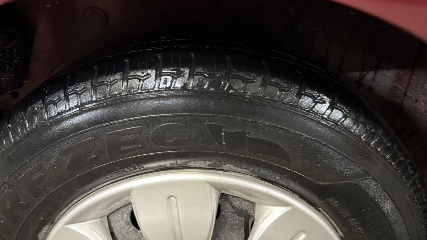 2014 Hyundai i10 MAGNA 1.1, Petrol, Manual, 43,902 km, Right Rear Tyre Tread