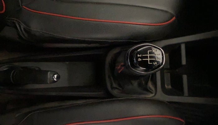 2019 Renault Kwid RXT 0.8, Petrol, Manual, 79,942 km, Gear Lever