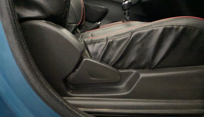 2019 Renault Kwid RXT 0.8, Petrol, Manual, 79,942 km, Driver Side Adjustment Panel