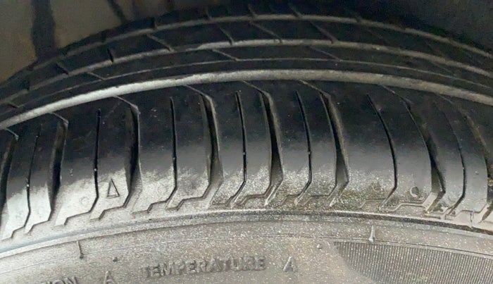 2011 Volkswagen Polo COMFORTLINE 1.2L PETROL, Petrol, Manual, 73,362 km, Right Front Tyre Tread