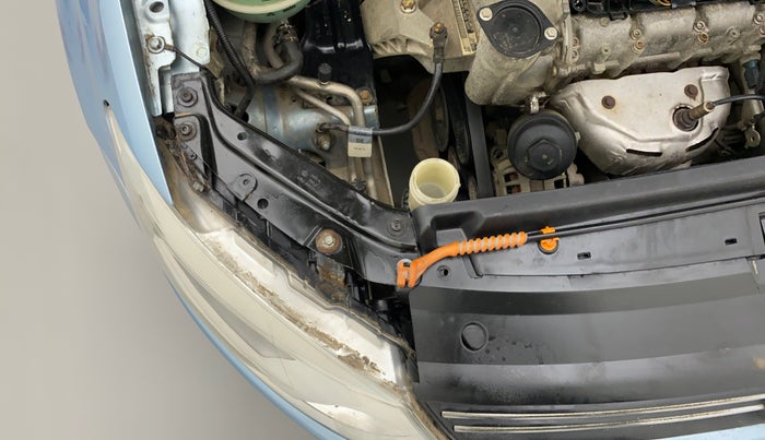 2011 Volkswagen Polo COMFORTLINE 1.2L PETROL, Petrol, Manual, 73,362 km, Right headlight - Clamp has minor damage