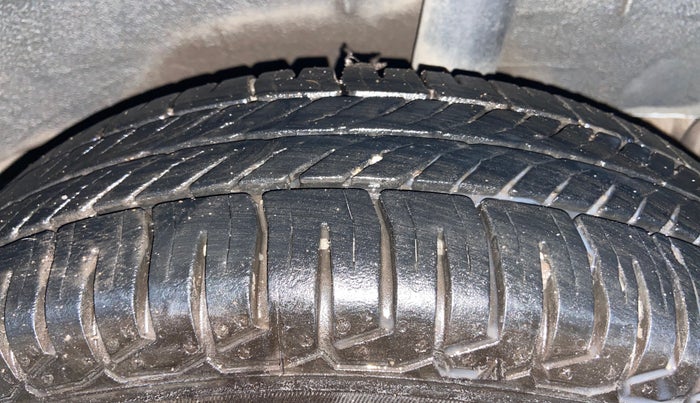 2016 Renault Kwid RXT 0.8, Petrol, Manual, 73,494 km, Left Rear Tyre Tread