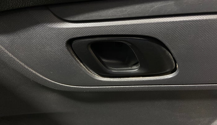 2016 Renault Kwid RXT 0.8, Petrol, Manual, 73,494 km, Driver Side Door Panels Control