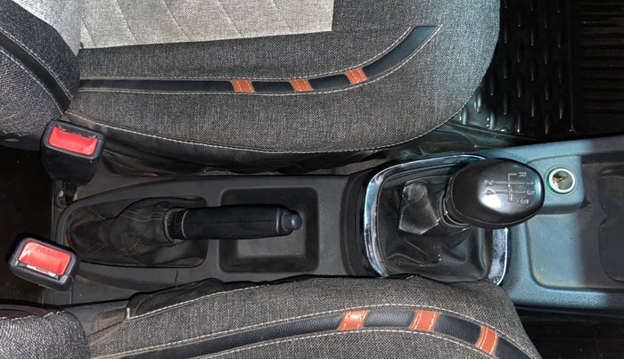 2016 Renault Kwid RXT 0.8, Petrol, Manual, 73,494 km, Gear Lever