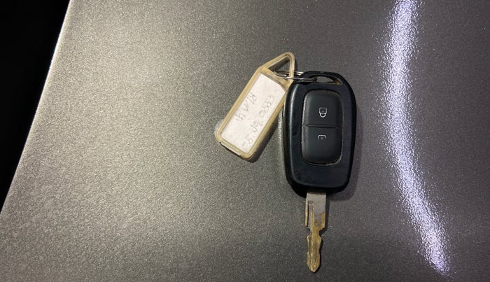 2016 Renault Kwid RXT 0.8, Petrol, Manual, 73,494 km, Key Close Up