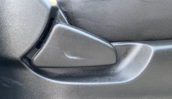 2020 Datsun Redi Go T(O) 1.0, Petrol, Manual, 41,254 km, Driver Side Adjustment Panel