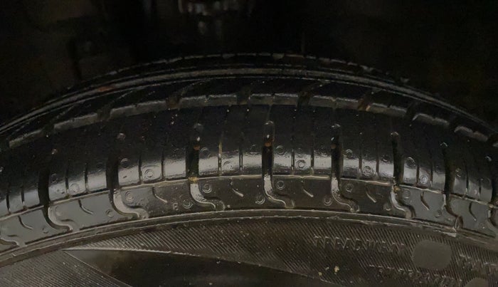 2016 Renault Kwid RXT 0.8, Petrol, Manual, 47,560 km, Left Front Tyre Tread