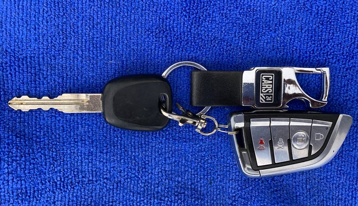 2018 Maruti IGNIS SIGMA 1.2, CNG, Manual, 71,361 km, Key Close Up