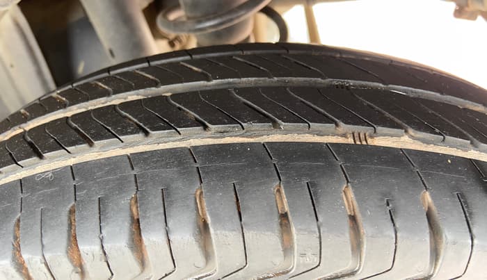 2014 Maruti Alto 800 LXI, Petrol, Manual, 61,546 km, Left Rear Tyre Tread
