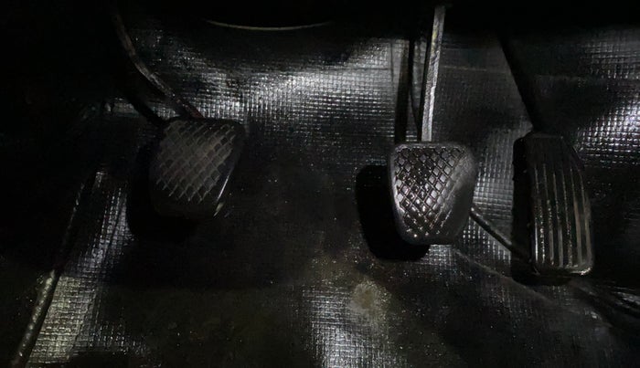 2014 Honda Brio V MT, Petrol, Manual, 79,294 km, Pedals