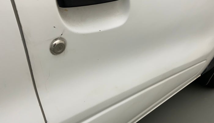 2017 Renault Kwid RXT 1.0 AMT (O), Petrol, Automatic, 29,511 km, Driver-side door - Minor scratches