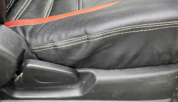 2017 Renault Kwid RXT 1.0 AMT (O), Petrol, Automatic, 29,511 km, Driver Side Adjustment Panel