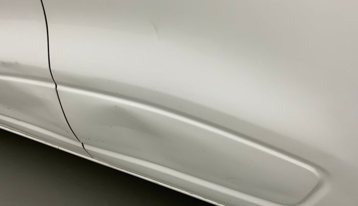 2017 Renault Kwid RXT 1.0 AMT (O), Petrol, Automatic, 29,511 km, Rear left door - Slightly dented