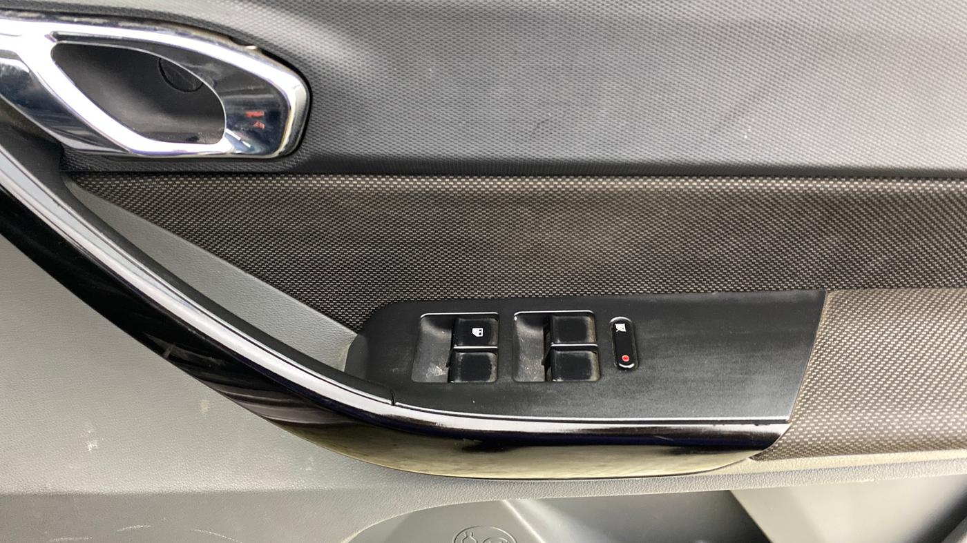 2018 Tata TIGOR XZ PLUS PETROL, Petrol, Manual, 49,591 km, Driver Side Door Panels Control