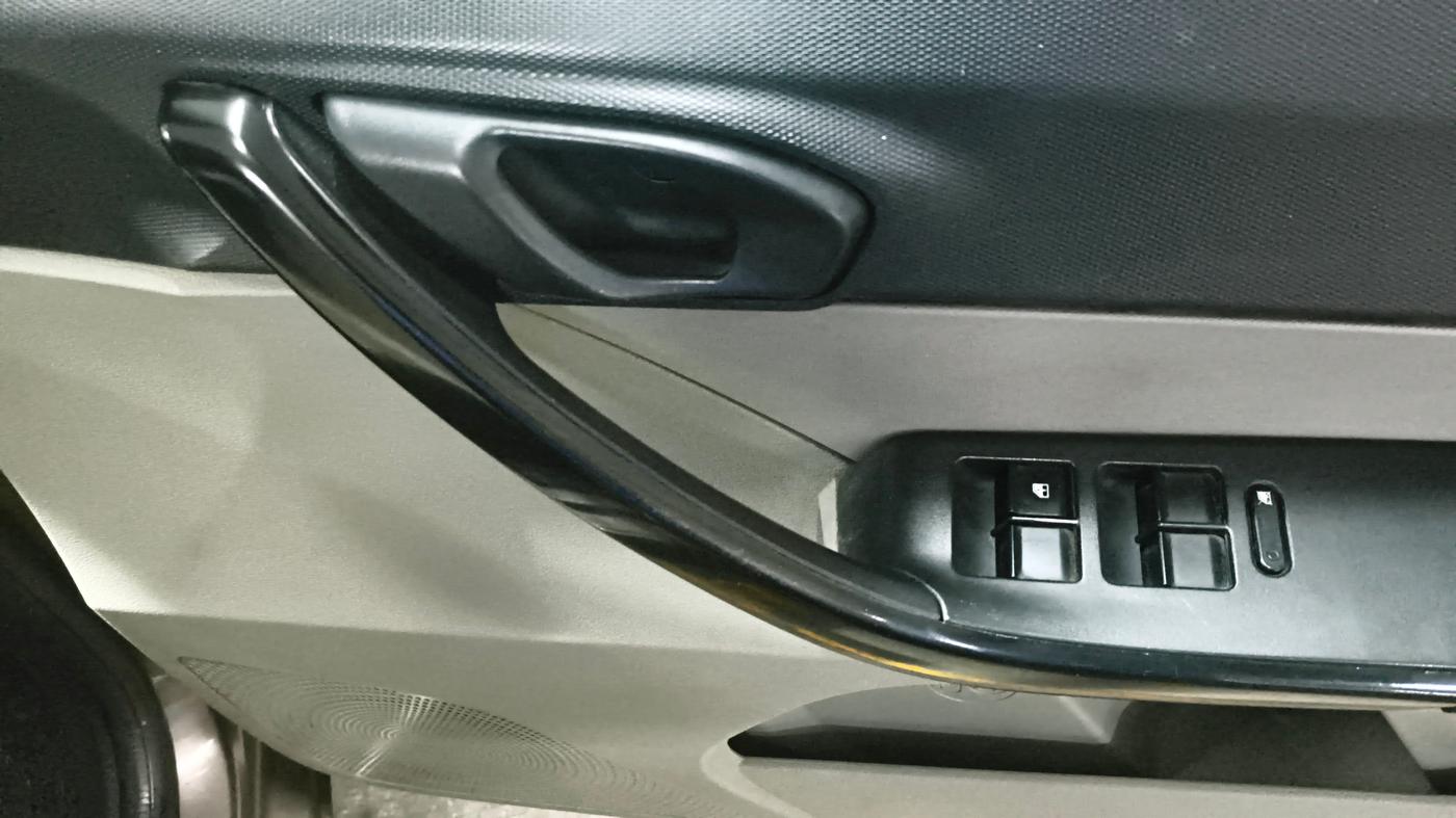 2018 Tata Tiago XM PETROL, Petrol, Manual, 75,428 km, Driver Side Door Panels Control