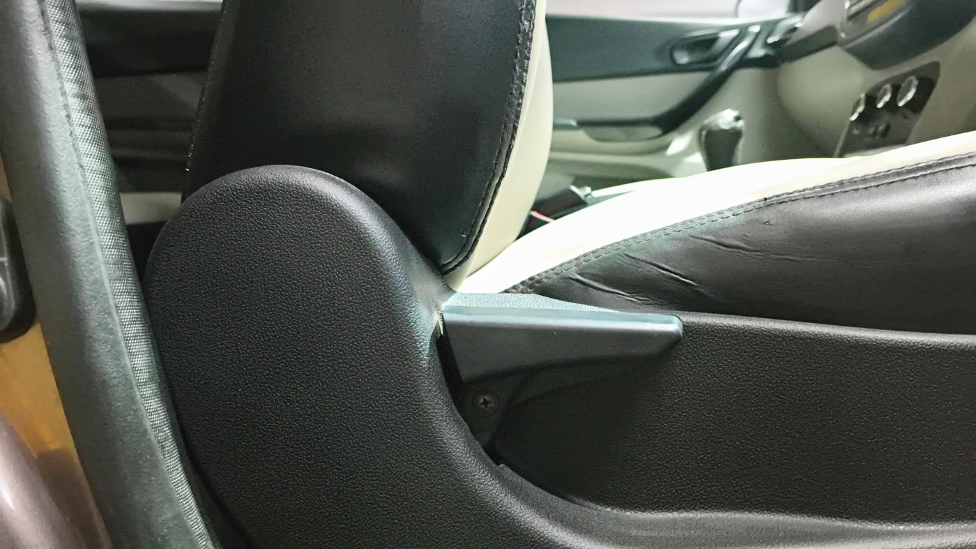 2018 Tata Tiago XM PETROL, Petrol, Manual, 75,428 km, Driver Side Adjustment Panel