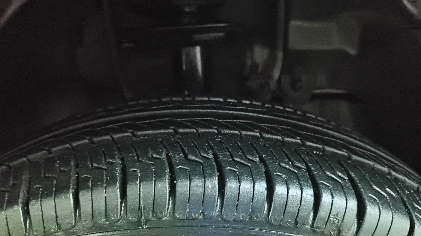 2018 Tata Tiago XM PETROL, Petrol, Manual, 75,428 km, Right Front Tyre Tread