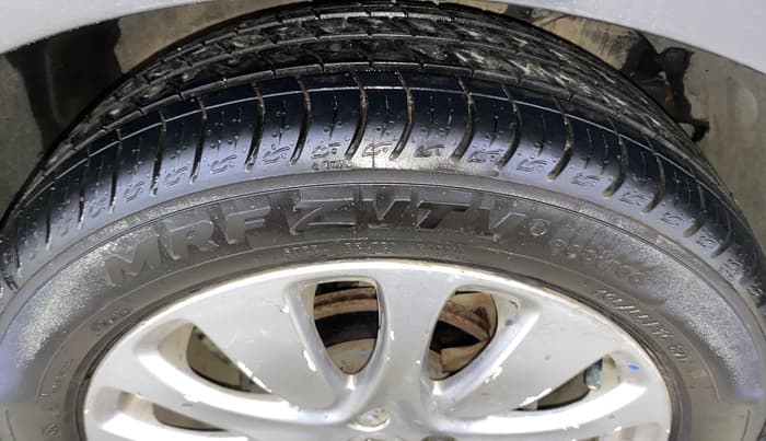 2016 Maruti Baleno ZETA PETROL 1.2, Petrol, Manual, 38,621 km, Right Front Tyre Tread
