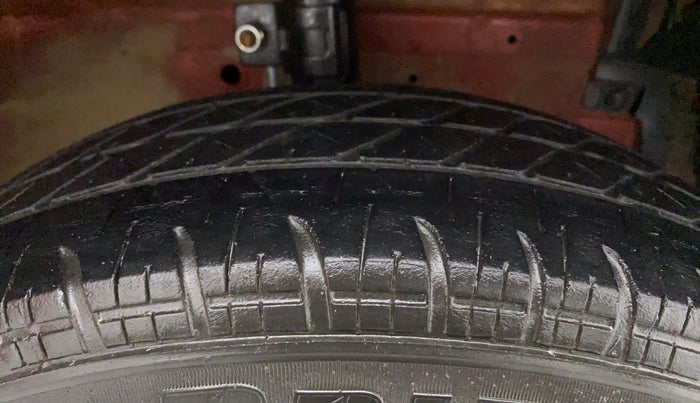 2012 Maruti Swift VDI, Diesel, Manual, 93,099 km, Right Front Tyre Tread