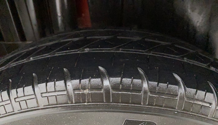 2012 Maruti Swift VDI, Diesel, Manual, 93,099 km, Right Rear Tyre Tread