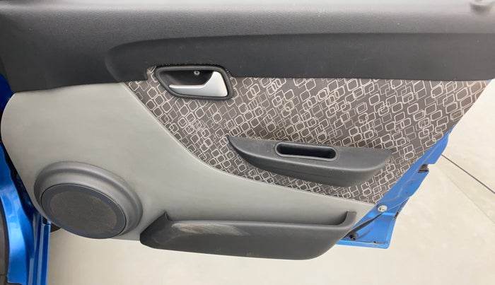 2017 Maruti Alto 800 LXI, Petrol, Manual, 1,21,145 km, Driver Side Door Panels Control