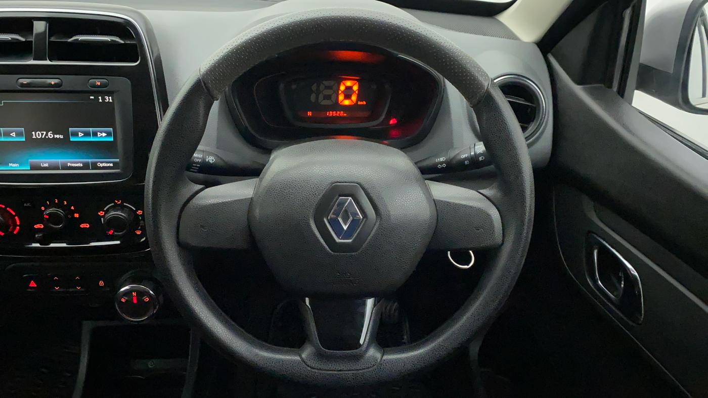 2019 Renault Kwid RXT 1.0 AMT (O), Petrol, Automatic, 13,683 km, Steering Wheel Close Up