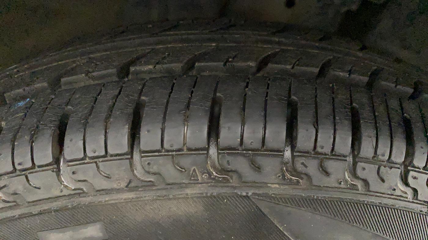 2019 Renault Kwid RXT 1.0 AMT (O), Petrol, Automatic, 13,683 km, Right Rear Tyre Tread