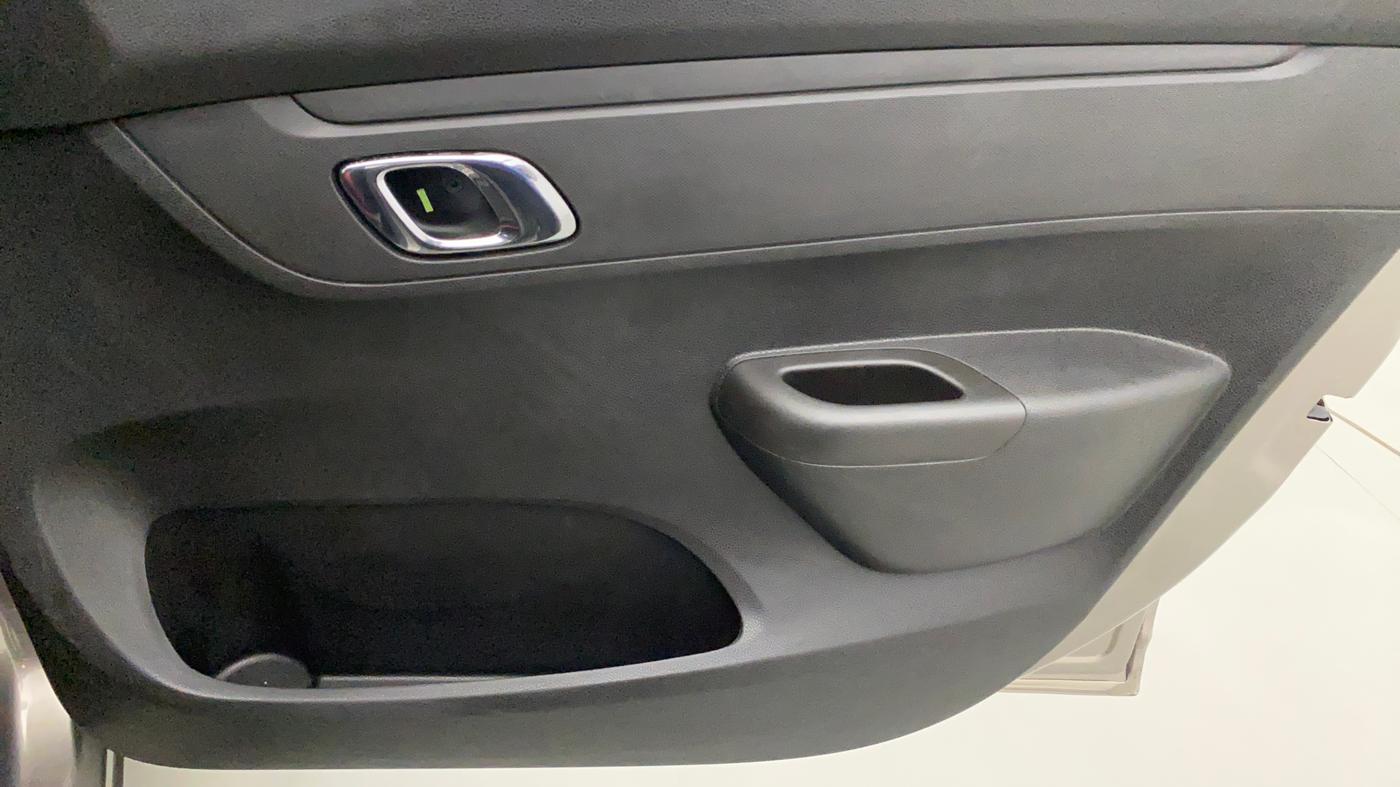 2019 Renault Kwid RXT 1.0 AMT (O), Petrol, Automatic, 13,683 km, Driver Side Door Panels Control