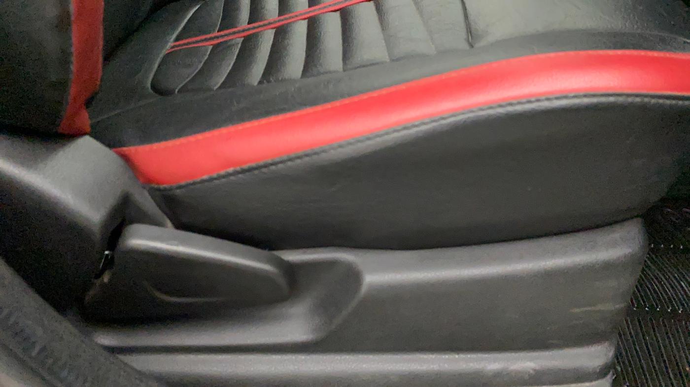 2019 Renault Kwid RXT 1.0 AMT (O), Petrol, Automatic, 13,683 km, Driver Side Adjustment Panel
