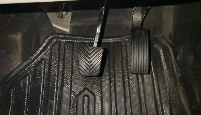 2021 KIA SONET HTX 1.0 IMT, Petrol, Manual, 57,281 km, Pedals