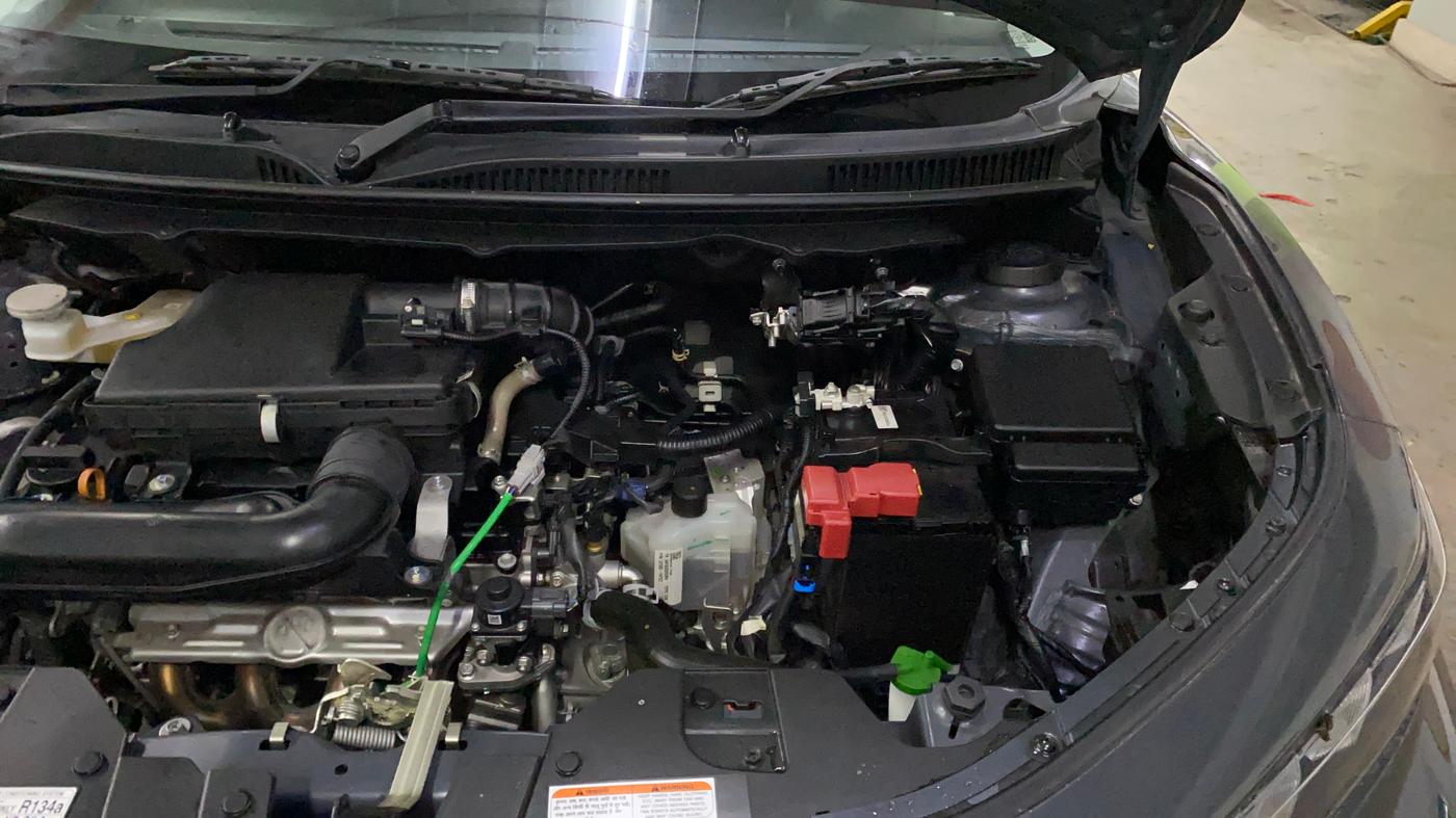2025 Maruti FRONX DELTA PLUS 1.2L AGS, Petrol, Automatic, 977 km, Engine View - Left