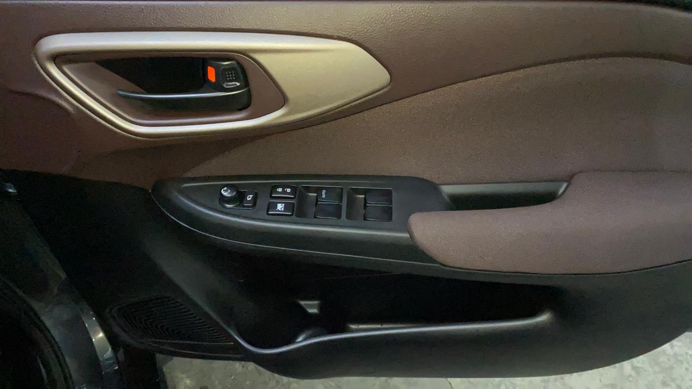 2025 Maruti FRONX DELTA PLUS 1.2L AGS, Petrol, Automatic, 977 km, Driver Side Door Panels Control