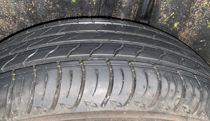 2025 Maruti FRONX DELTA PLUS 1.2L AGS, Petrol, Automatic, 977 km, Left Rear Tyre Tread