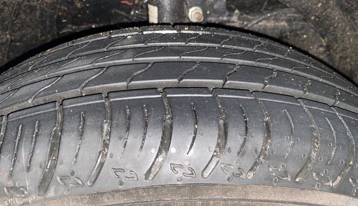 2025 Maruti FRONX DELTA PLUS 1.2L AGS, Petrol, Automatic, 977 km, Right Front Tyre Tread