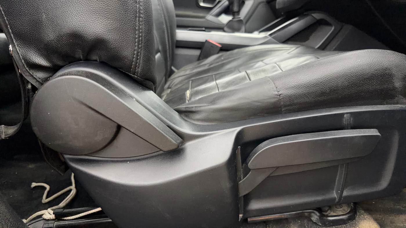2020 Tata Harrier XT PLUS 2.0L KRYOTEC DARK EDITON, Diesel, Manual, 1,24,650 km, Driver Side Adjustment Panel