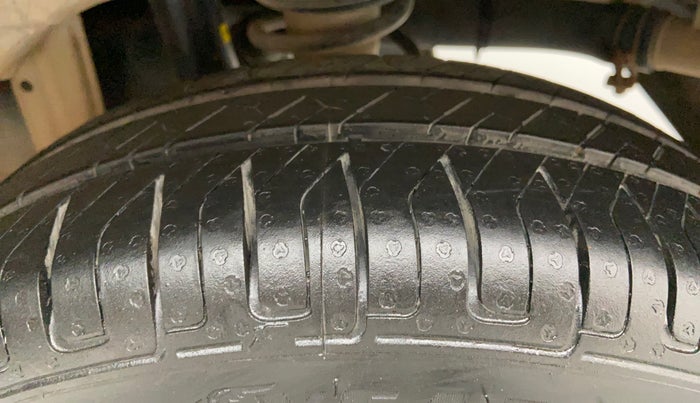 2011 Maruti Alto K10 VXI, Petrol, Manual, 50,057 km, Left Rear Tyre Tread